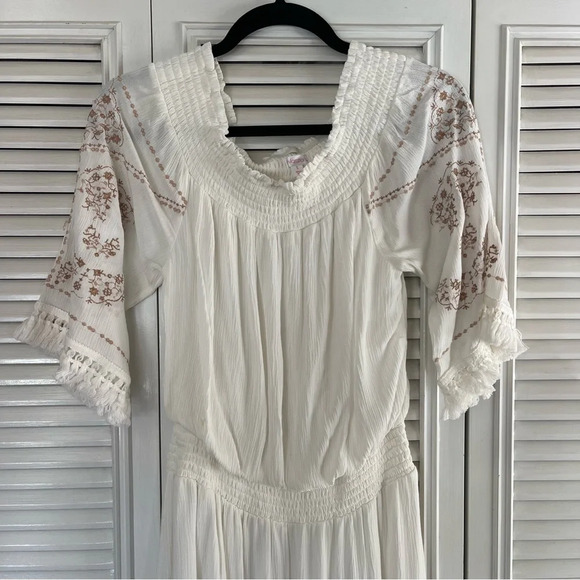 Xhilaration White Dress size Small - Picture 2 of 16